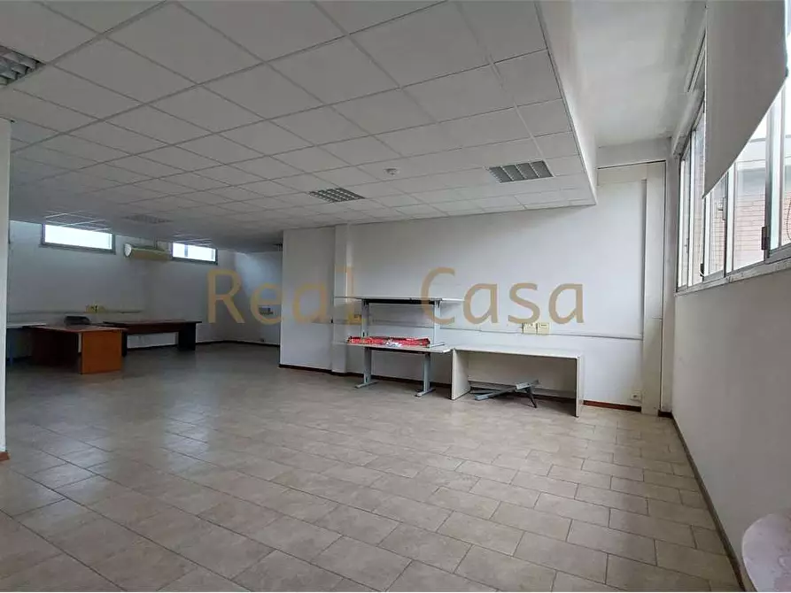 Immagine 21 di Laboratorio in affitto  in Via Livingstone  a Modena