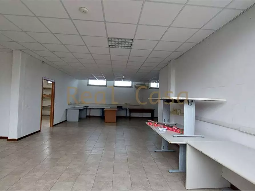 Immagine 22 di Laboratorio in affitto  in Via Livingstone  a Modena