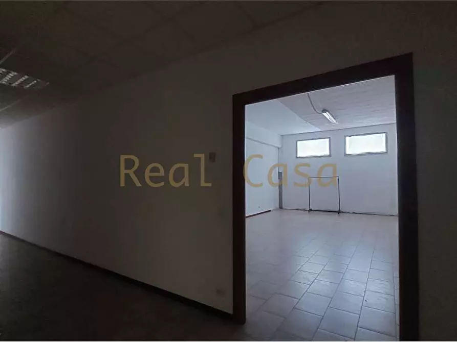 Immagine 31 di Laboratorio in affitto  in Via Livingstone  a Modena