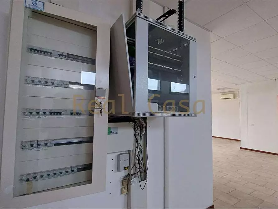 Immagine 19 di Laboratorio in vendita  a Modena