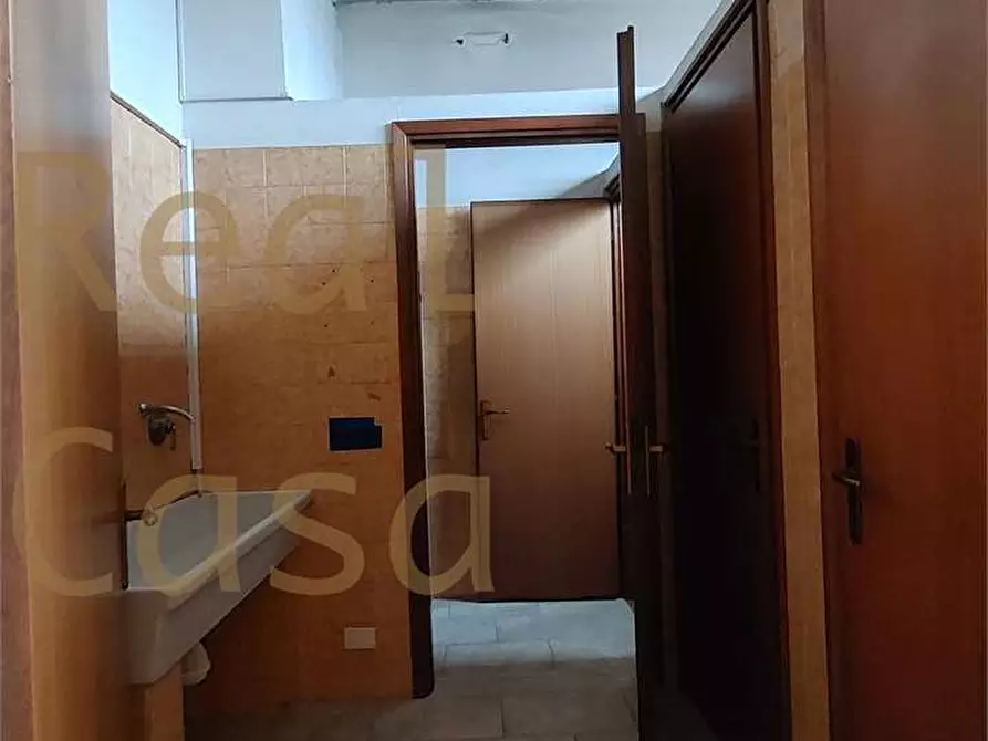 Immagine 25 di Laboratorio in vendita  a Modena