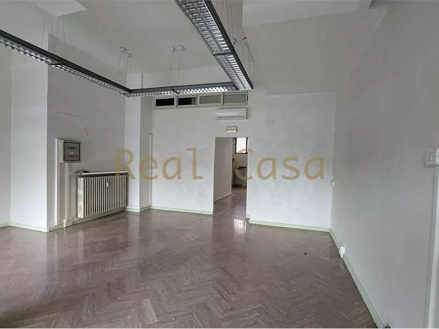 Immagine 10 di Ufficio in affitto  in Viale IV Novembre  a Modena