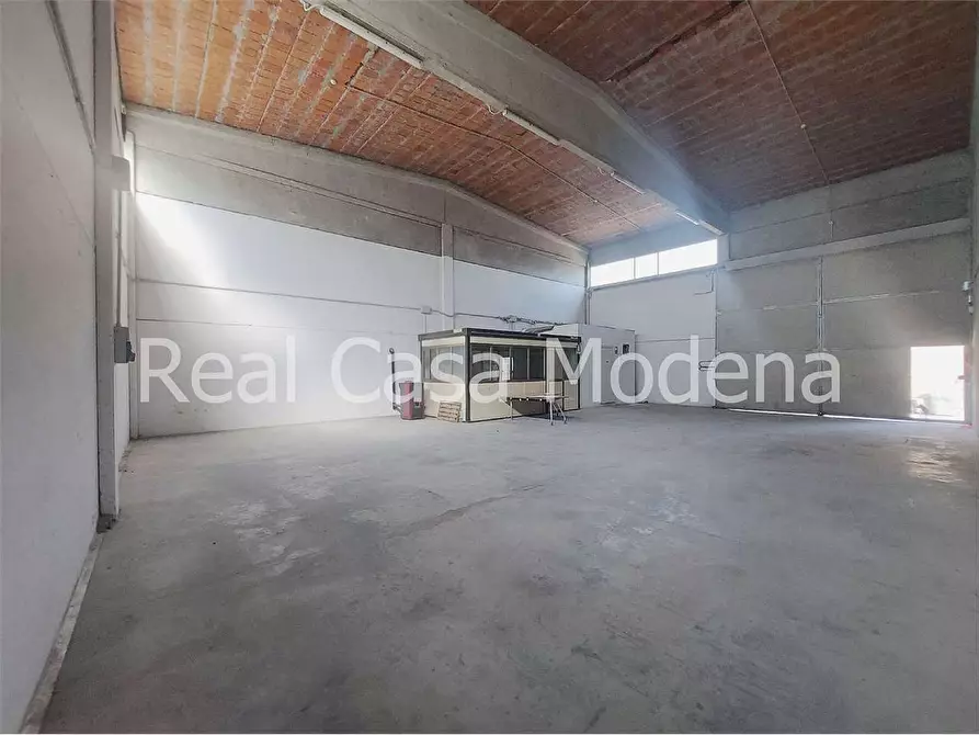 Immagine 3 di Capannone industriale in affitto  a Maranello