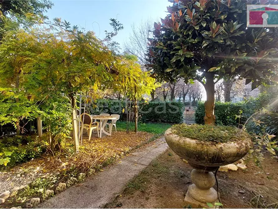 Immagine 11 di Villa in affitto  in Via Galli a Modena