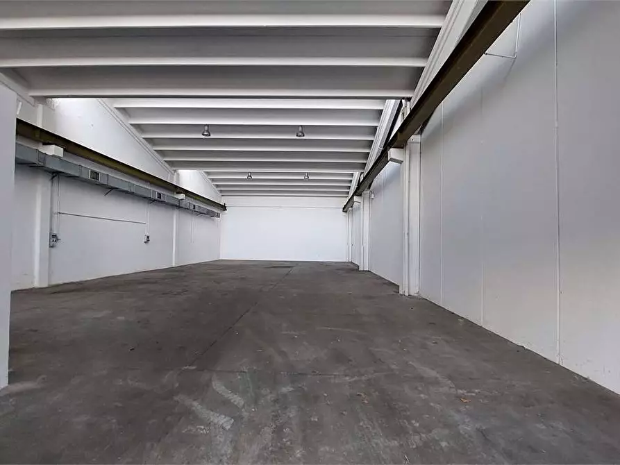 Immagine 7 di Capannone industriale in vendita  in Via Peri  a Modena