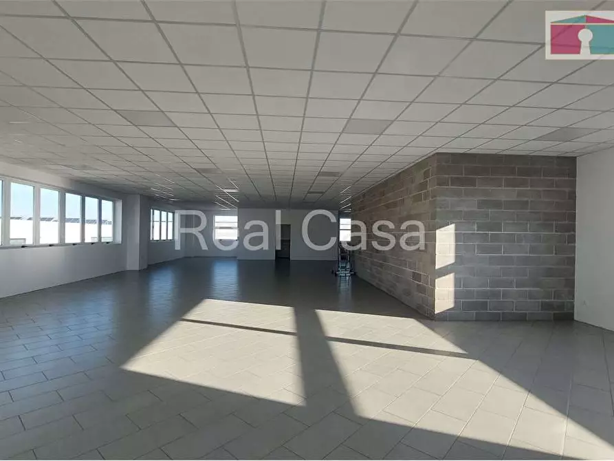 Immagine 23 di Laboratorio in affitto  in Via Martin Luther King  a Modena