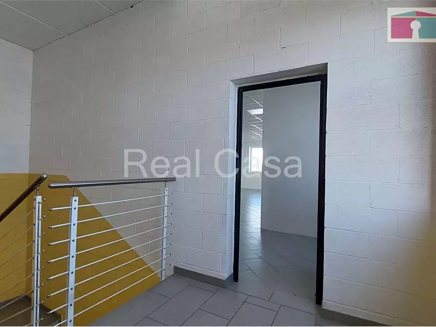 Immagine 29 di Laboratorio in affitto  in Via Martin Luther King  a Modena