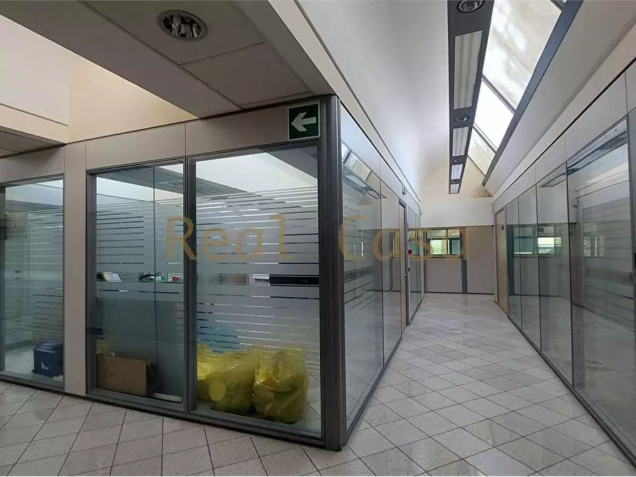 Immagine 2 di Ufficio in affitto  in Via Malavolti  a Modena