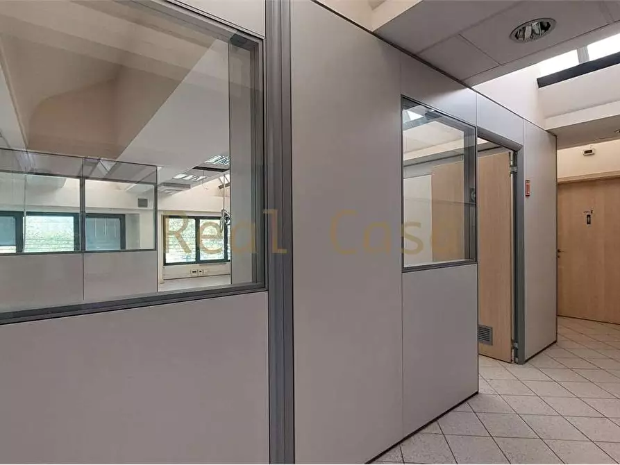 Immagine 43 di Ufficio in affitto  in Via Malavolti  a Modena