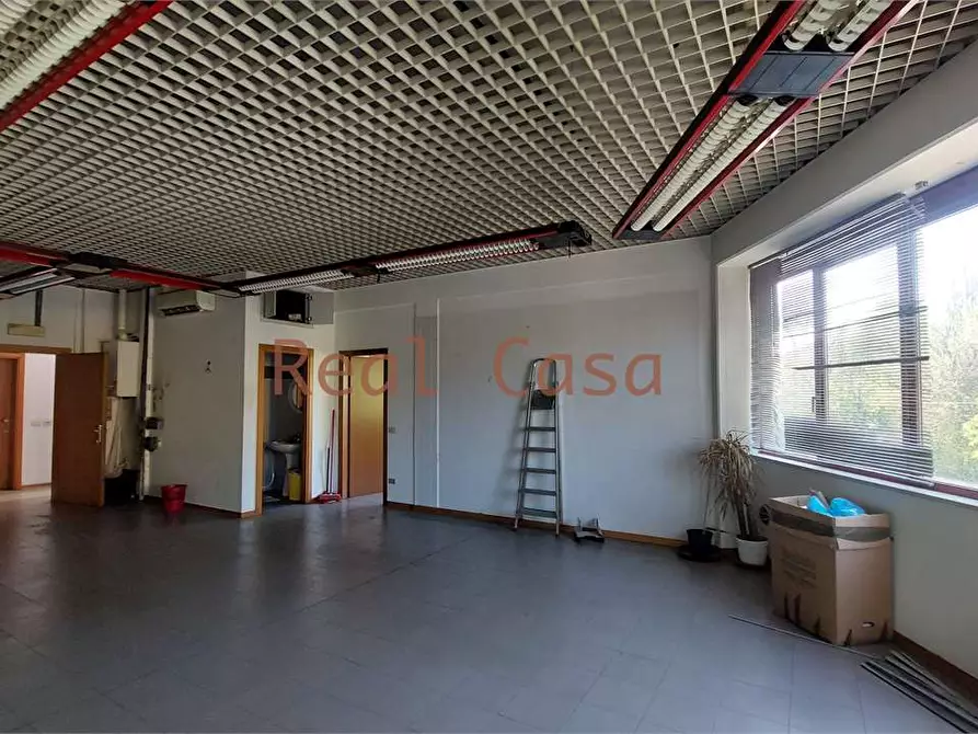 Immagine 3 di Ufficio in affitto  a Modena