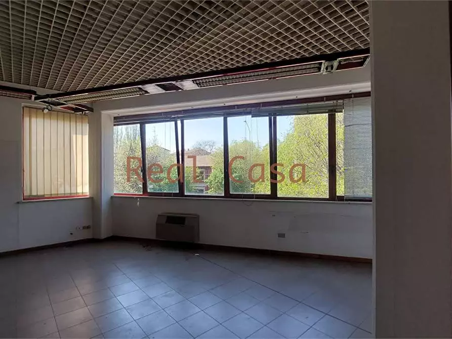 Immagine 18 di Ufficio in affitto  a Modena
