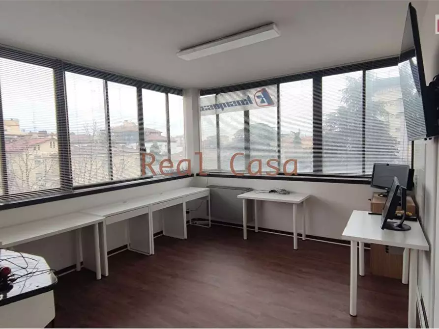 Immagine 10 di Ufficio in affitto  in Via Rainusso  a Modena