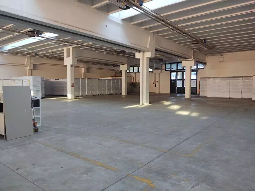 Immagine 1 di Capannone industriale in affitto  in Via Ovidio a Modena
