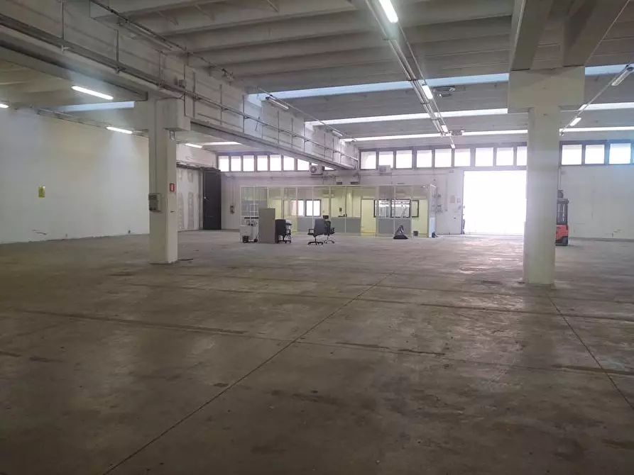 Immagine 2 di Capannone industriale in affitto  in Via Ovidio a Modena