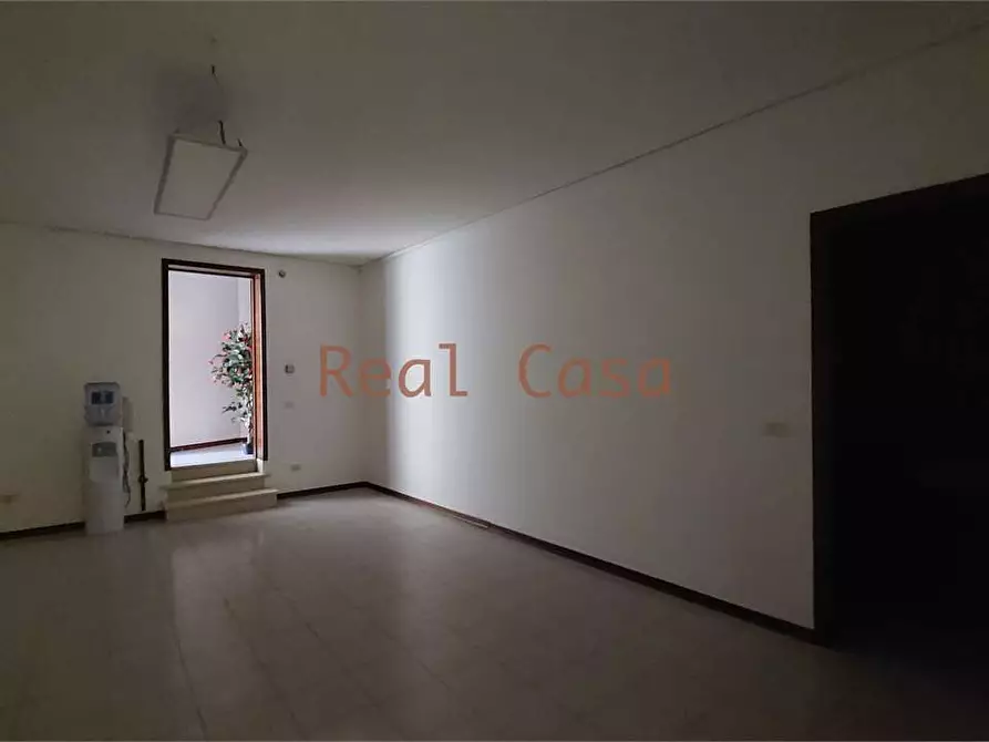 Immagine 5 di Ufficio in affitto  in Via Giardini  650 a Modena