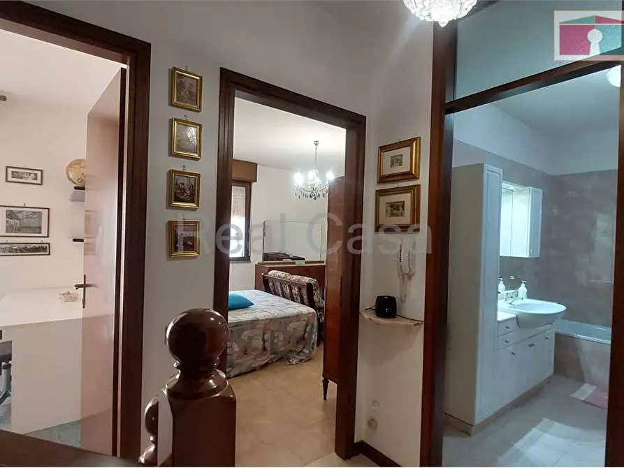 Immagine 8 di Villa in affitto  in Via Galli a Modena