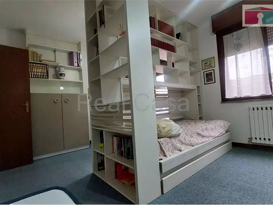 Immagine 19 di Villa in affitto  in Via Galli a Modena