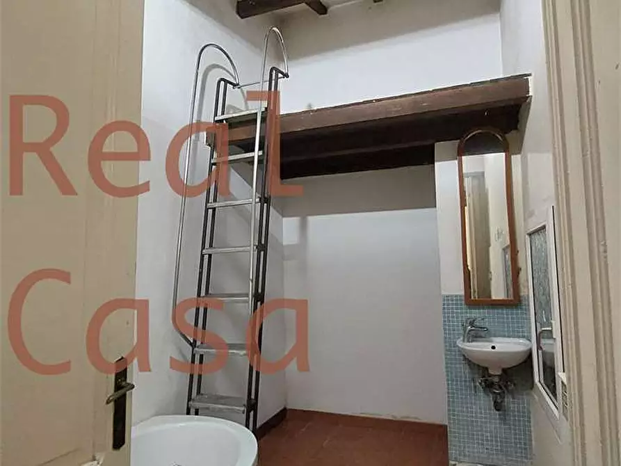 Immagine 16 di Ufficio in affitto  a Modena