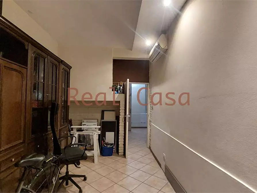 Immagine 2 di Laboratorio in affitto  a Modena