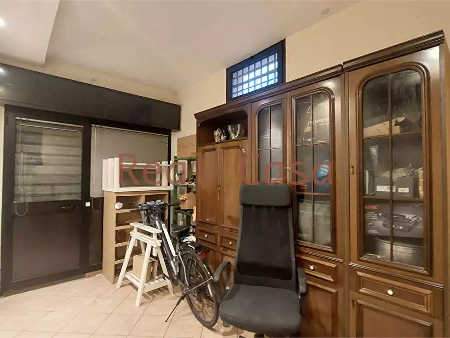 Immagine 3 di Laboratorio in affitto  a Modena