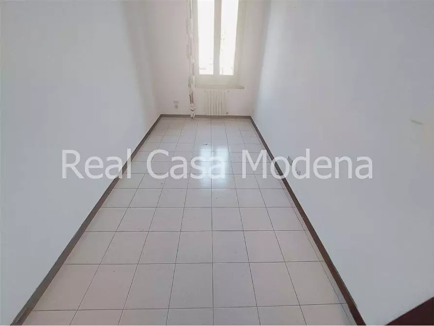 Immagine 14 di Ufficio in affitto  in Via Giardini  740 a Modena