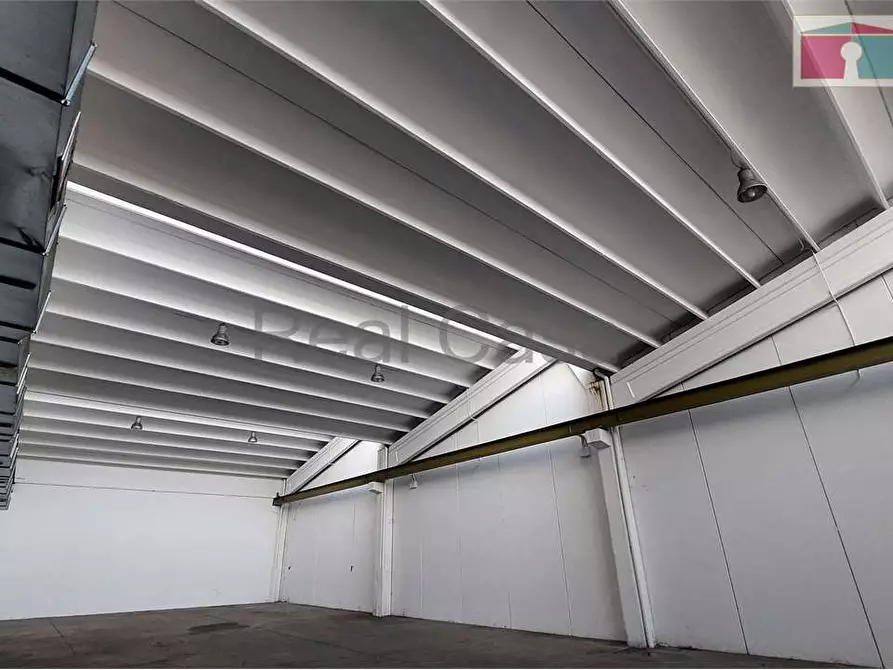 Immagine 2 di Capannone industriale in vendita  in Via Porpora a Modena