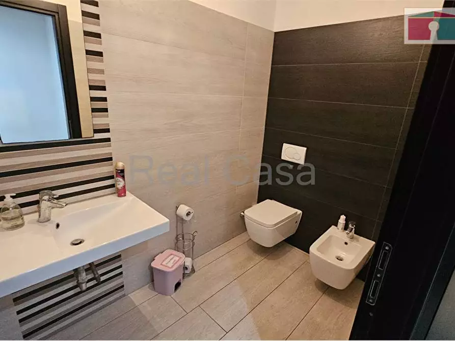 Immagine 3 di Ufficio in vendita  in Via Giardini  468 a Modena