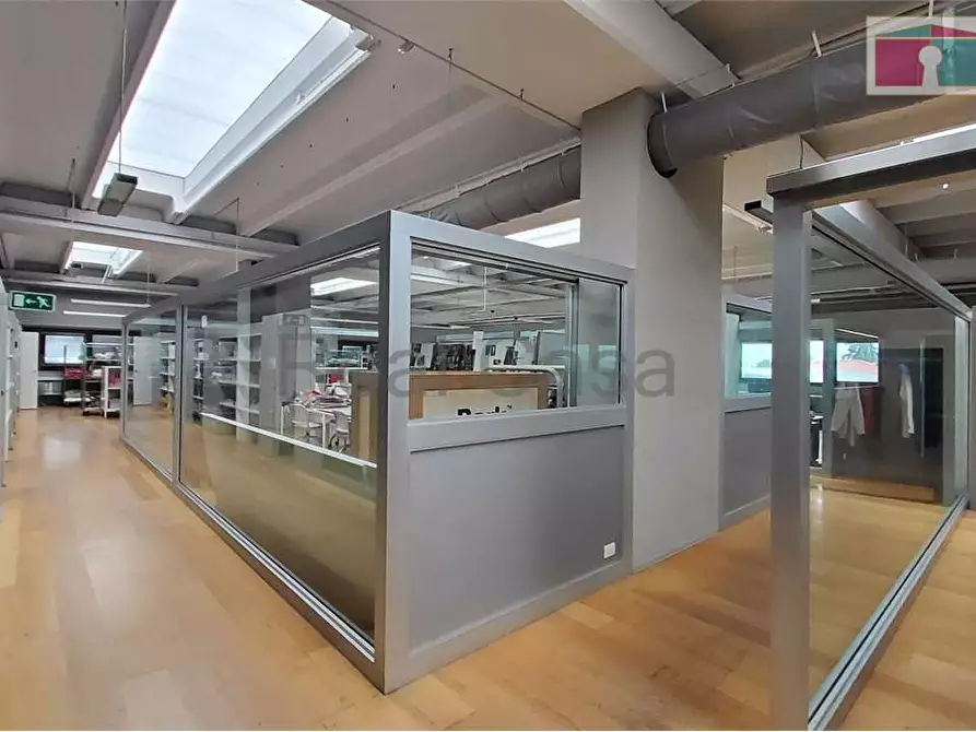 Immagine 10 di Ufficio in affitto  in Via Bottego a Modena