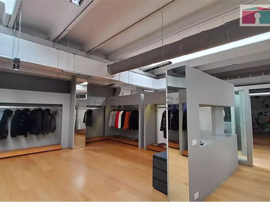 Immagine 19 di Ufficio in affitto  in Via Bottego a Modena