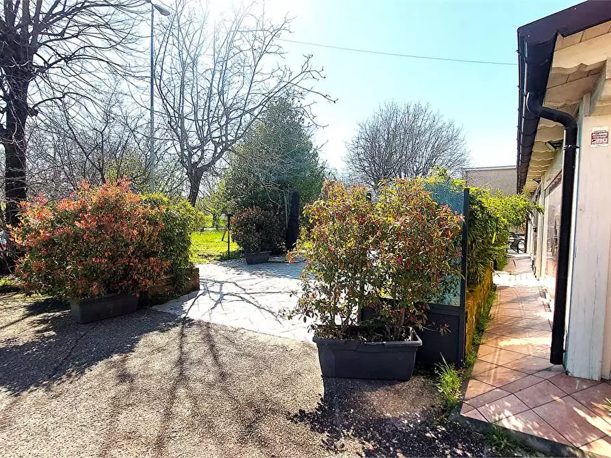 Immagine 11 di Hotel in vendita  a Castelnuovo Rangone