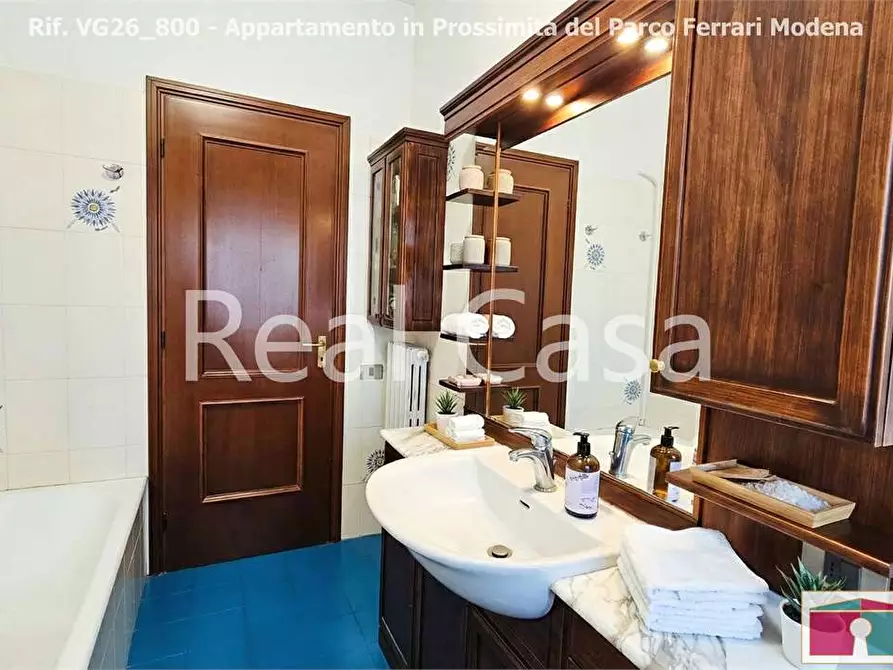 Immagine 16 di Quadrilocale in vendita  in Viale Corassori a Modena