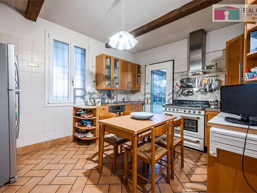 Immagine 15 di Villa in vendita  in Strada Formigina  660 a Modena