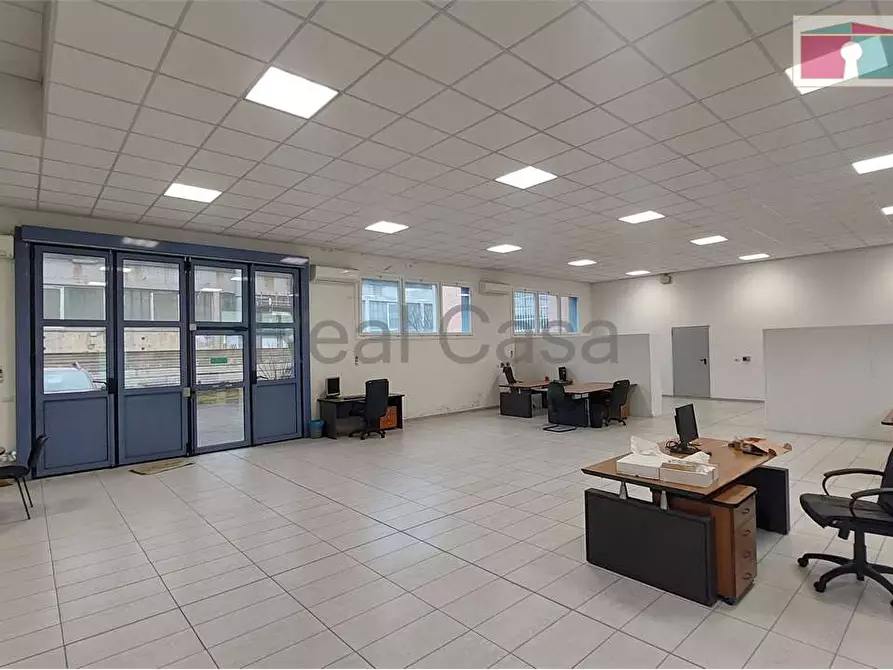 Immagine 4 di Laboratorio in affitto  in Via cesare della chiesa a Modena