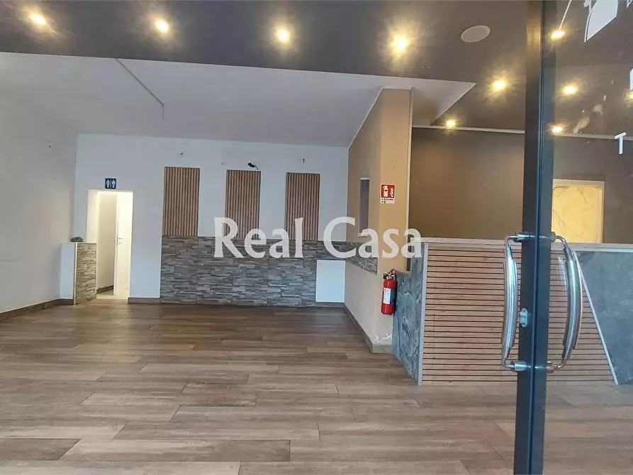 Immagine 6 di Negozio in vendita  in Via Nicoli a Modena