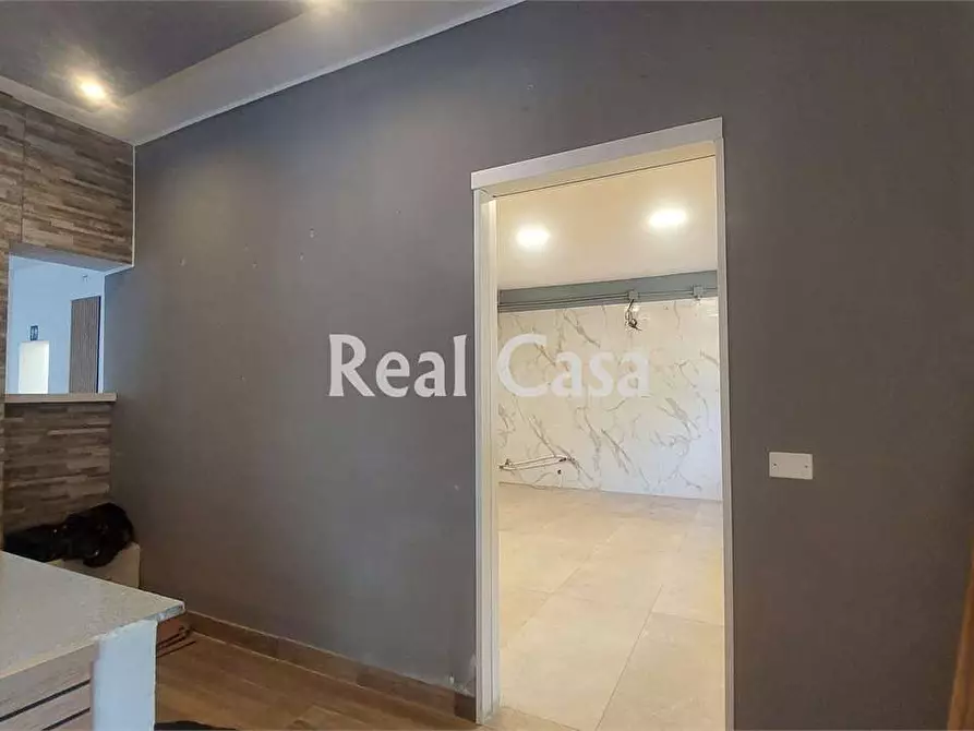 Immagine 16 di Negozio in vendita  in Via Nicoli a Modena