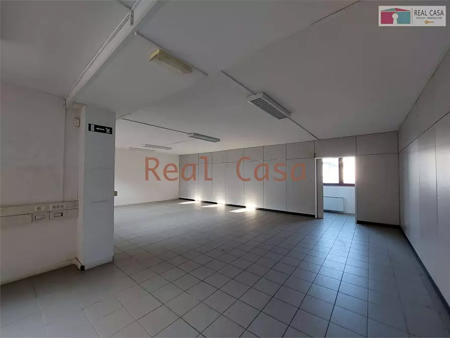 Immagine 12 di Ufficio in affitto  in Via Emilia Est a Modena