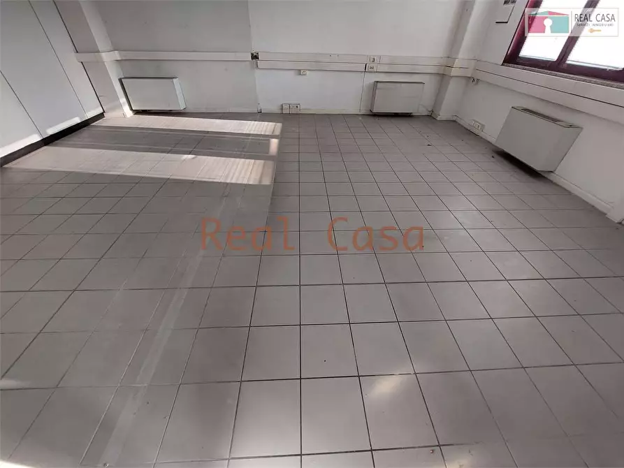 Immagine 25 di Ufficio in affitto  in Via Emilia Est a Modena