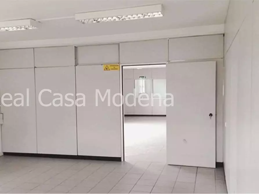 Immagine 8 di Ufficio in affitto  in Via Emilia Est a Modena