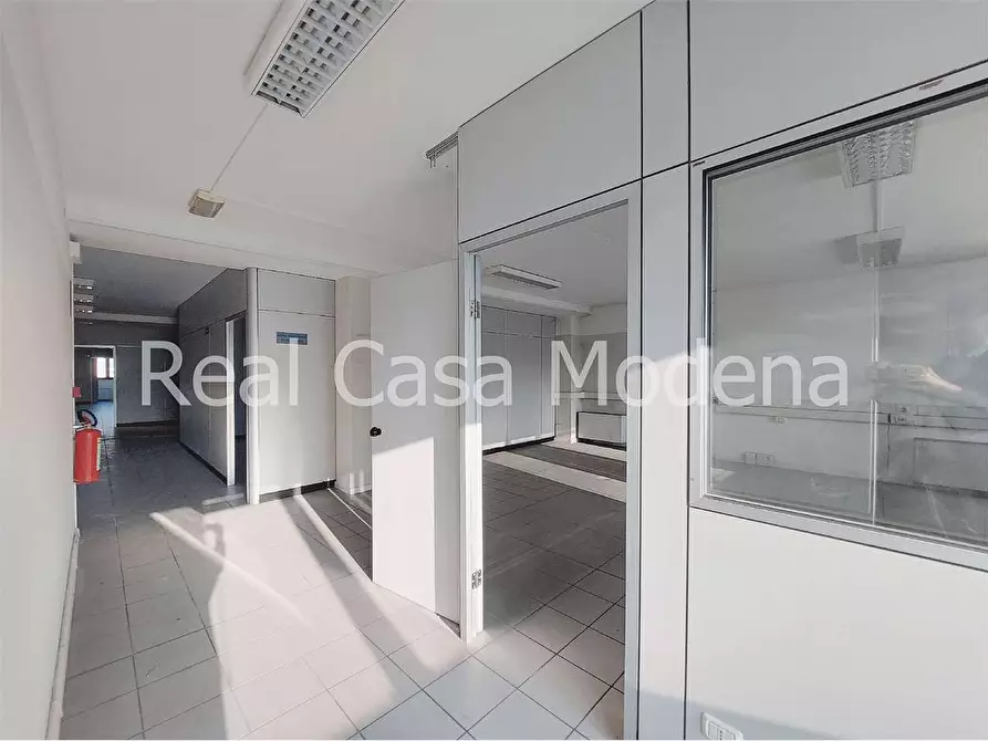 Immagine 10 di Ufficio in affitto  in Via Emilia Est a Modena