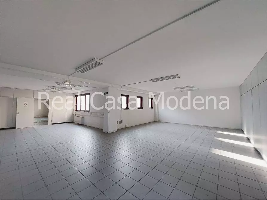 Immagine 12 di Ufficio in affitto  in Via Emilia Est a Modena