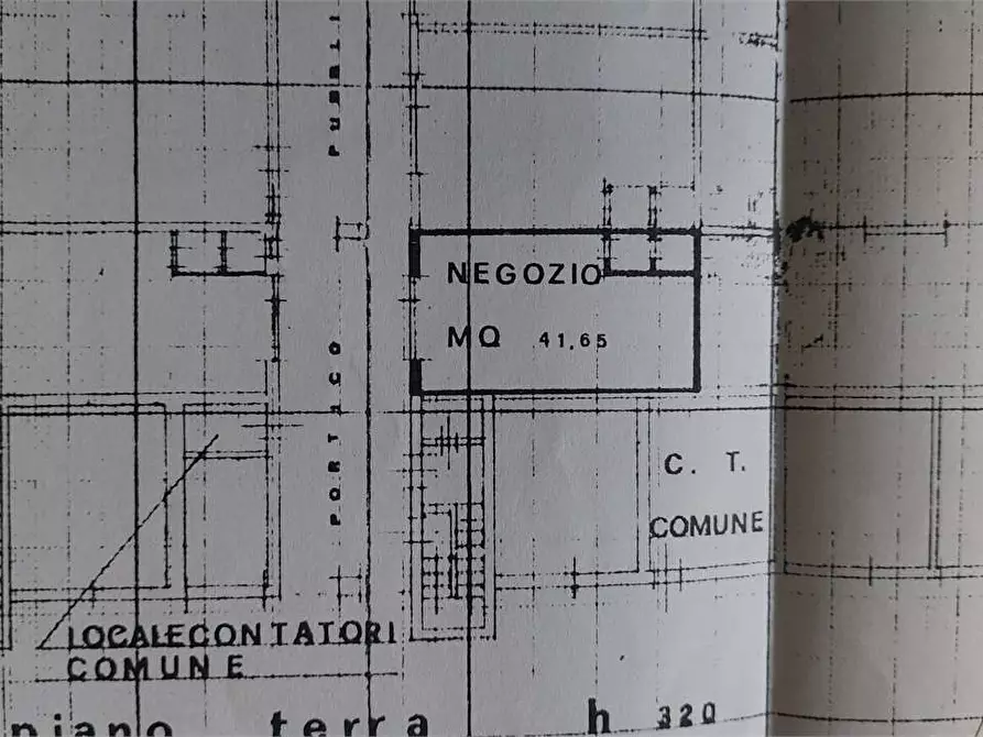 Immagine 10 di Negozio in affitto  in Via Dei Traeri  a Modena