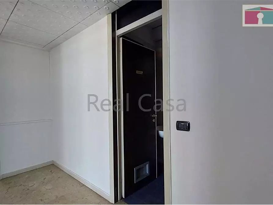 Immagine 11 di Ufficio in vendita  in Via Cagliostro a Modena