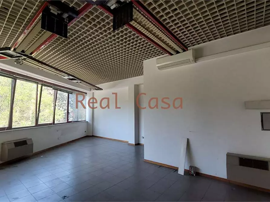 Immagine 15 di Ufficio in affitto  a Modena