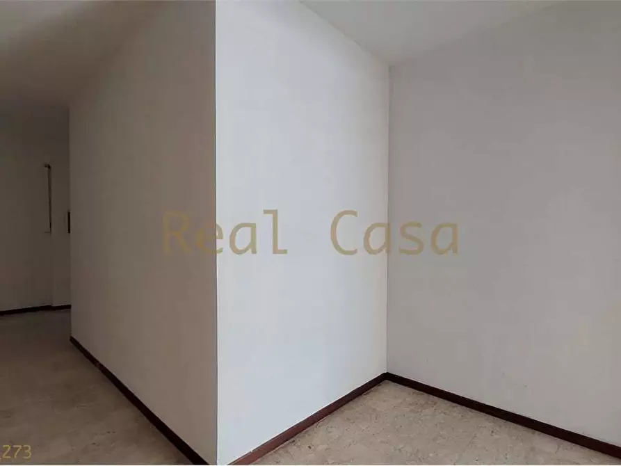 Immagine 20 di Negozio in vendita  in Via Giardini  322 a Modena