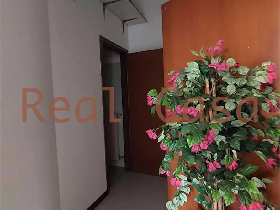 Immagine 8 di Ufficio in affitto  in Via Giardini  650 a Modena