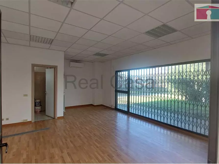 Immagine 1 di Ufficio in affitto  in Via Fratelli Rosselli 140 a Modena