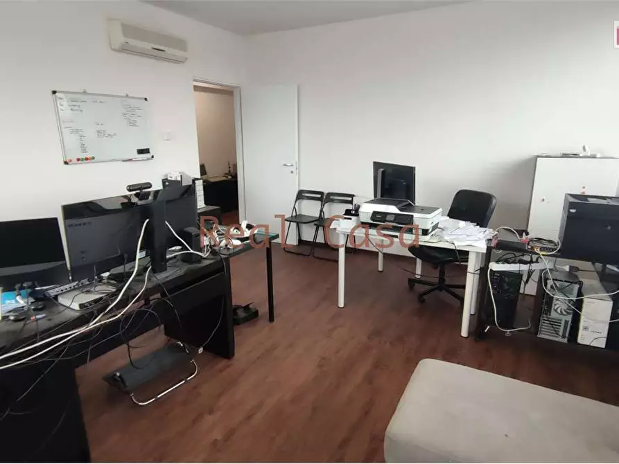 Immagine 14 di Ufficio in affitto  in Via Rainusso  a Modena