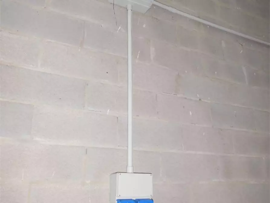 Immagine 3 di Capannone industriale in affitto  in Via Statale dell' Abetone e del Brennero a Maranello