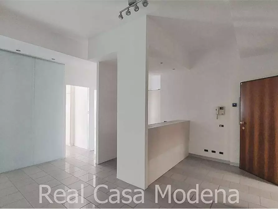 Immagine 2 di Ufficio in affitto  in Via Marianini a Modena