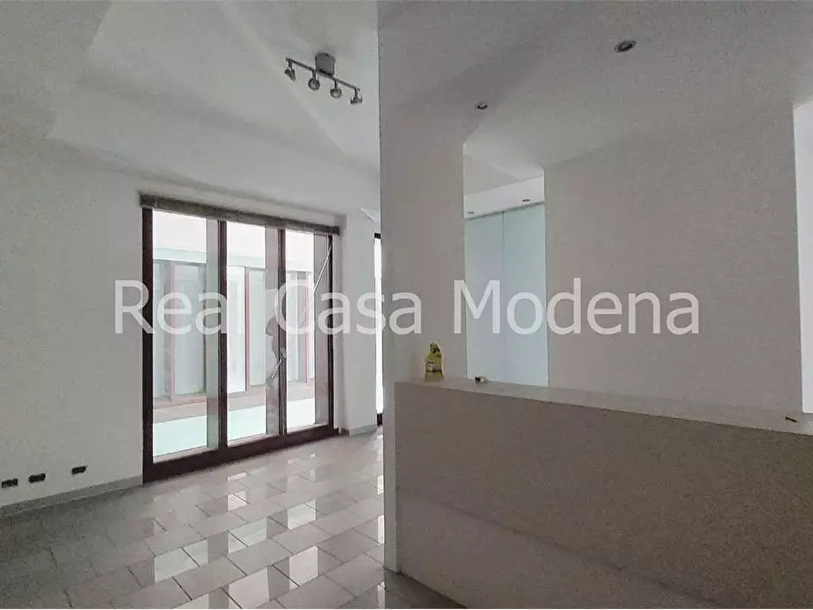 Immagine 4 di Ufficio in affitto  in Via Marianini a Modena